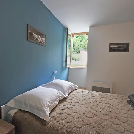 De L Ours - Gr10 - Saint Michel Hostel